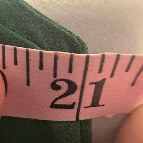 **3 for $15**Simons Green Cap Sleeve Boxy Blouse - Picture 2 of 3